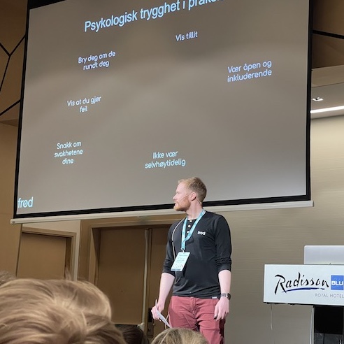 Jørgen snakker om psykologisk trygghet på Booster '23